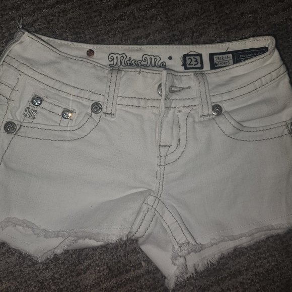 Miss Me shorts size 23 - Picture 2 of 2